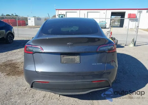 2023 Tesla Model Y Awd/Long Range Dual Motor All-Wheel Drive z USA, uszkodzony, nr VIN 7SAYGDEE4PA161053